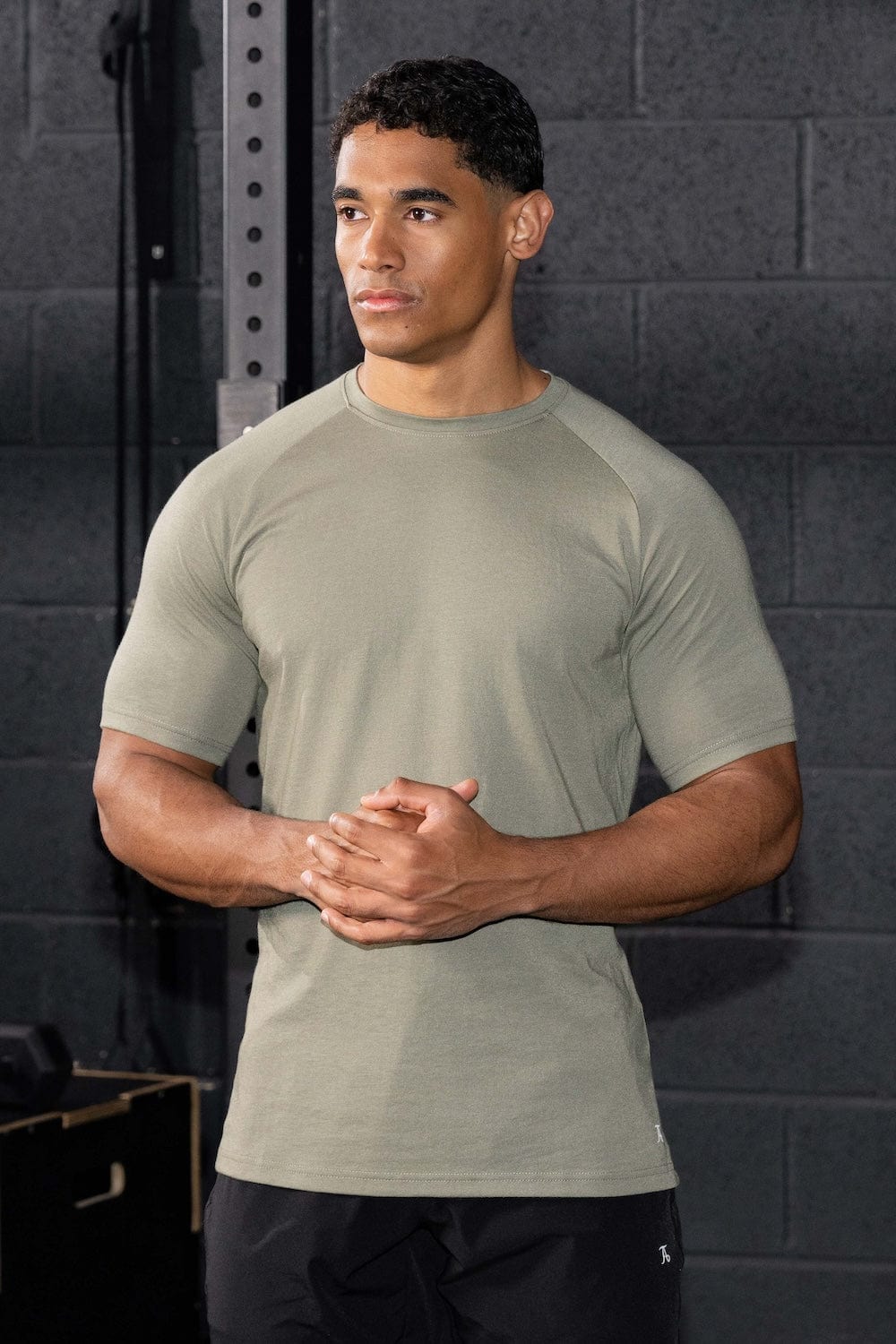 Essential Training Top in Khaki - TAILORED ATHLETE - ROW