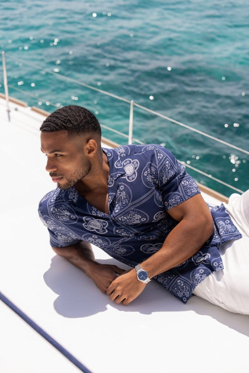 Printed Shirt in Navy/White Paisley Palm - TAILORED ATHLETE - ROW
