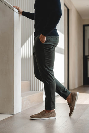 Muscle Fit Cotton Stretch Chino Trouser in Dark Khaki