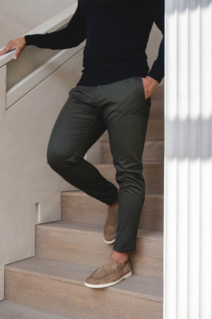 Muscle Fit Cotton Stretch Chino Trouser in Dark Khaki
