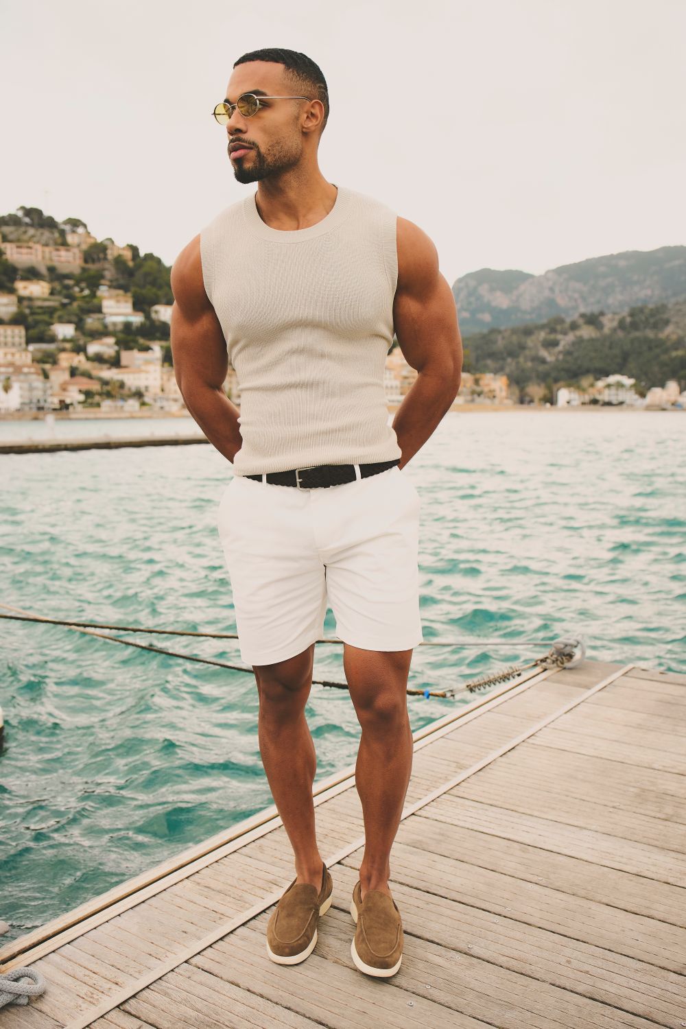 Muscle Fit Chino Shorts in Chalk