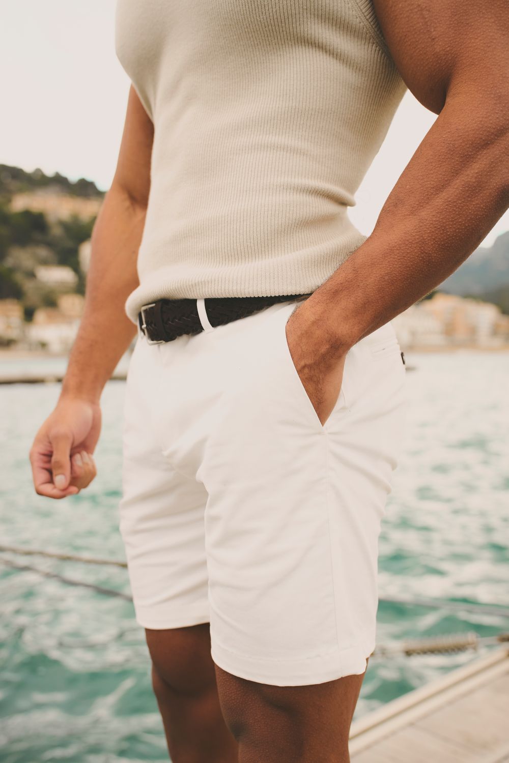 Muscle Fit Chino Shorts in Chalk