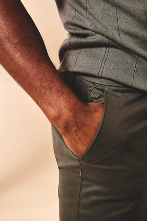 Muscle Fit Stretch Chino Shorts-Shorter Length in Mocha