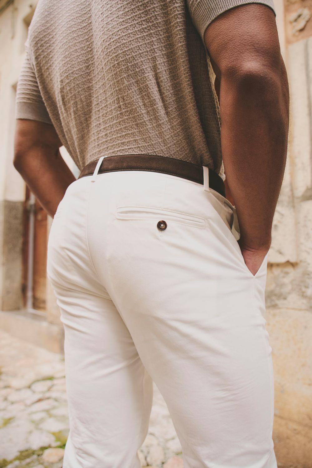 Muscle Fit Cotton Stretch Chino Trouser in Chalk