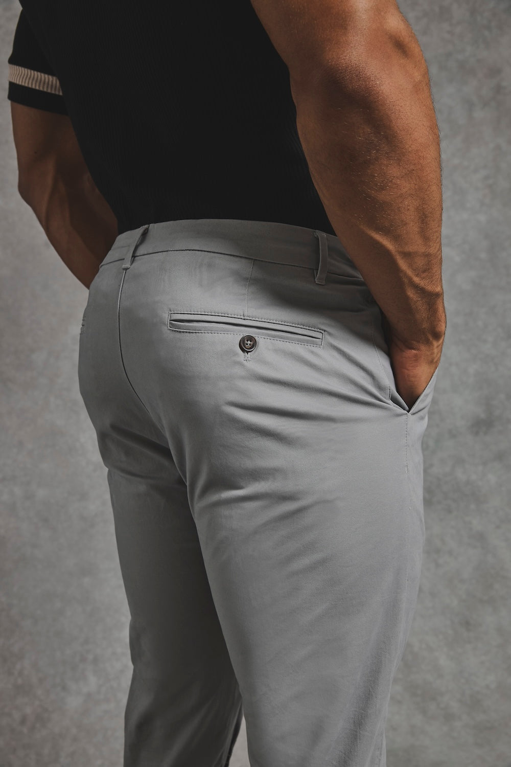 Muscle Fit Cotton Stretch Chino Trouser in Pale Grey
