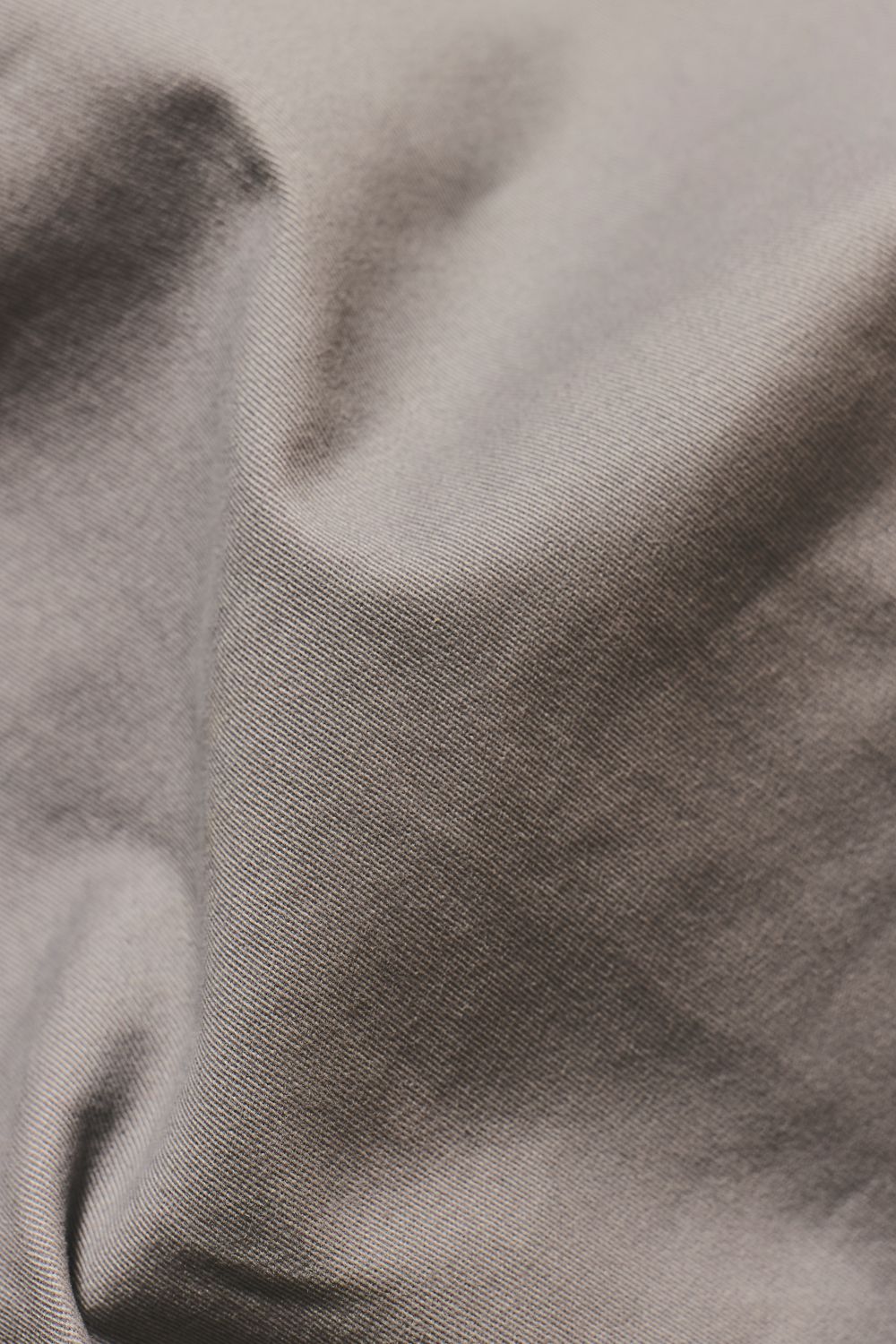 Muscle Fit Cotton Stretch Chino Trouser in Pale Grey