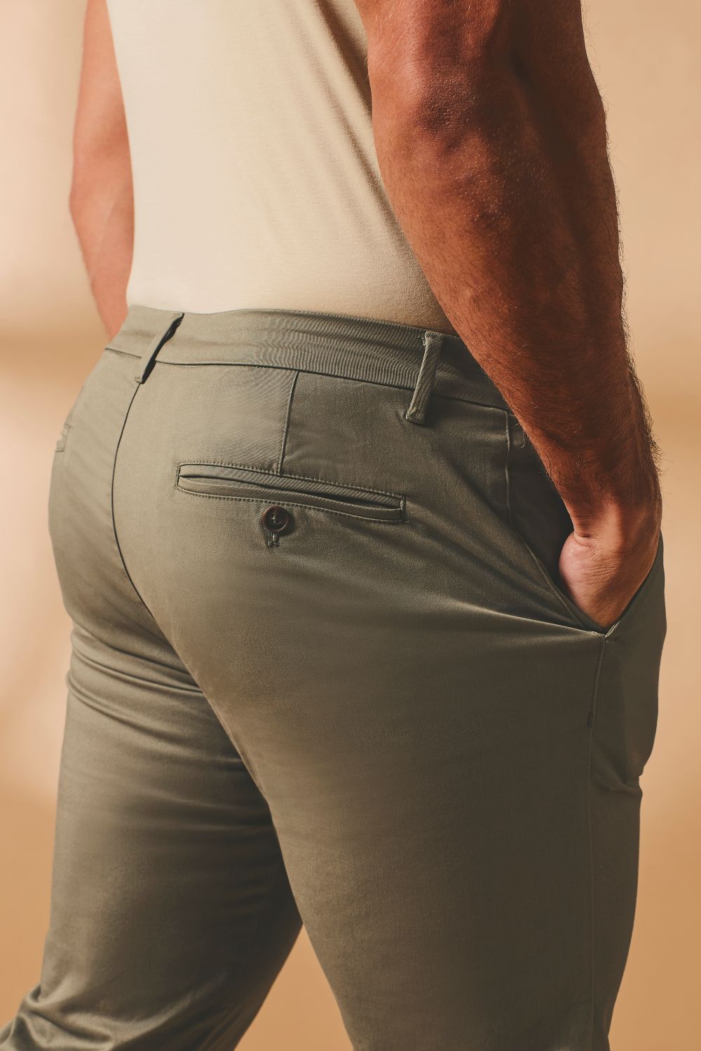 Muscle Fit Cotton Stretch Chino Trouser in Soft Khaki
