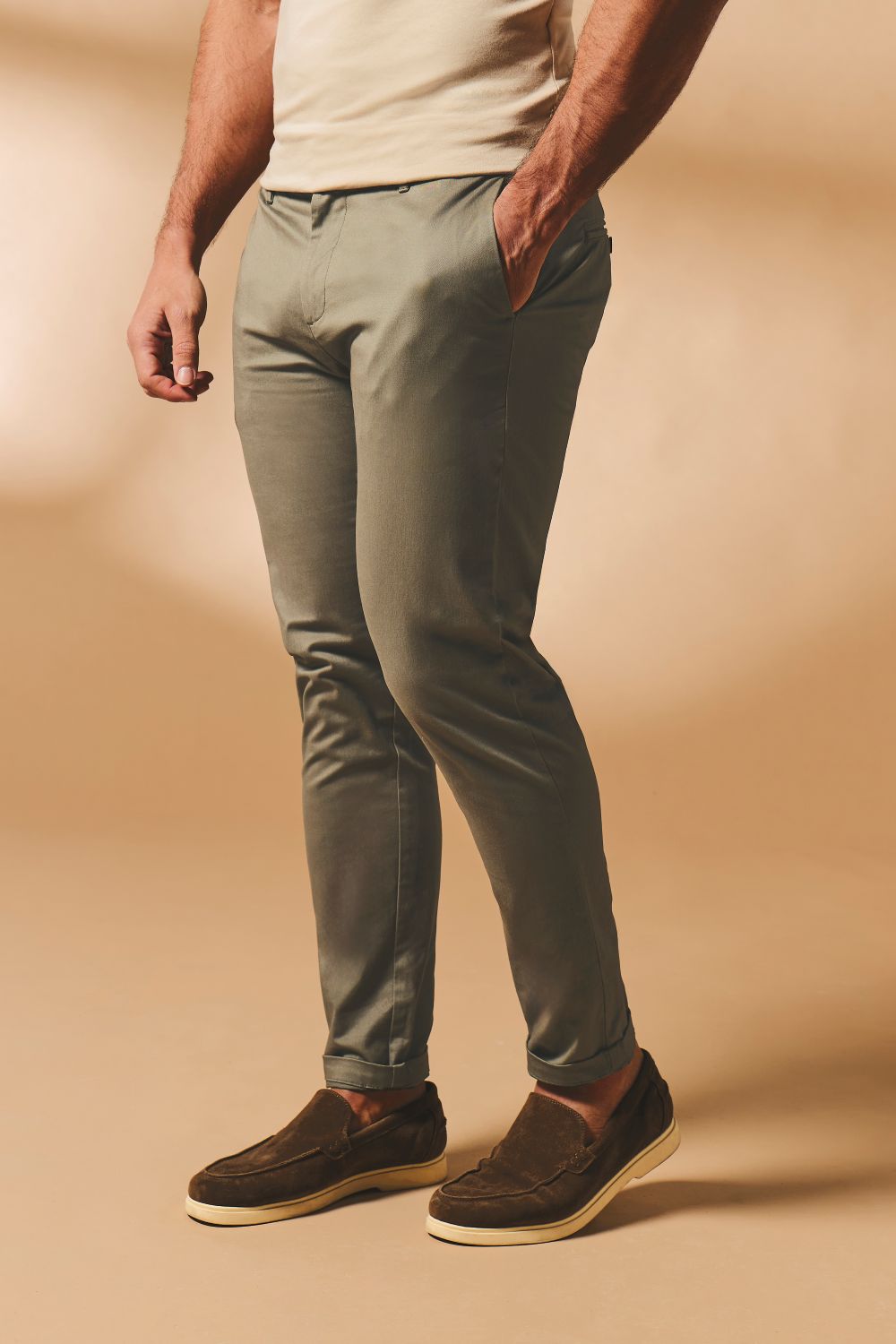 Muscle Fit Cotton Stretch Chino Trouser in Soft Khaki