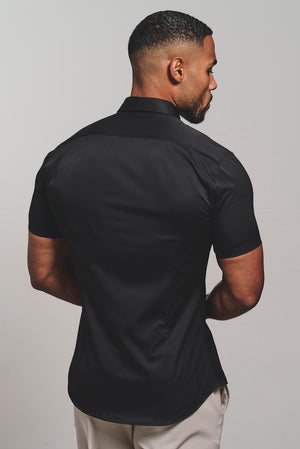 Muscle Fit Short Sleeve Signature Shirt in Black