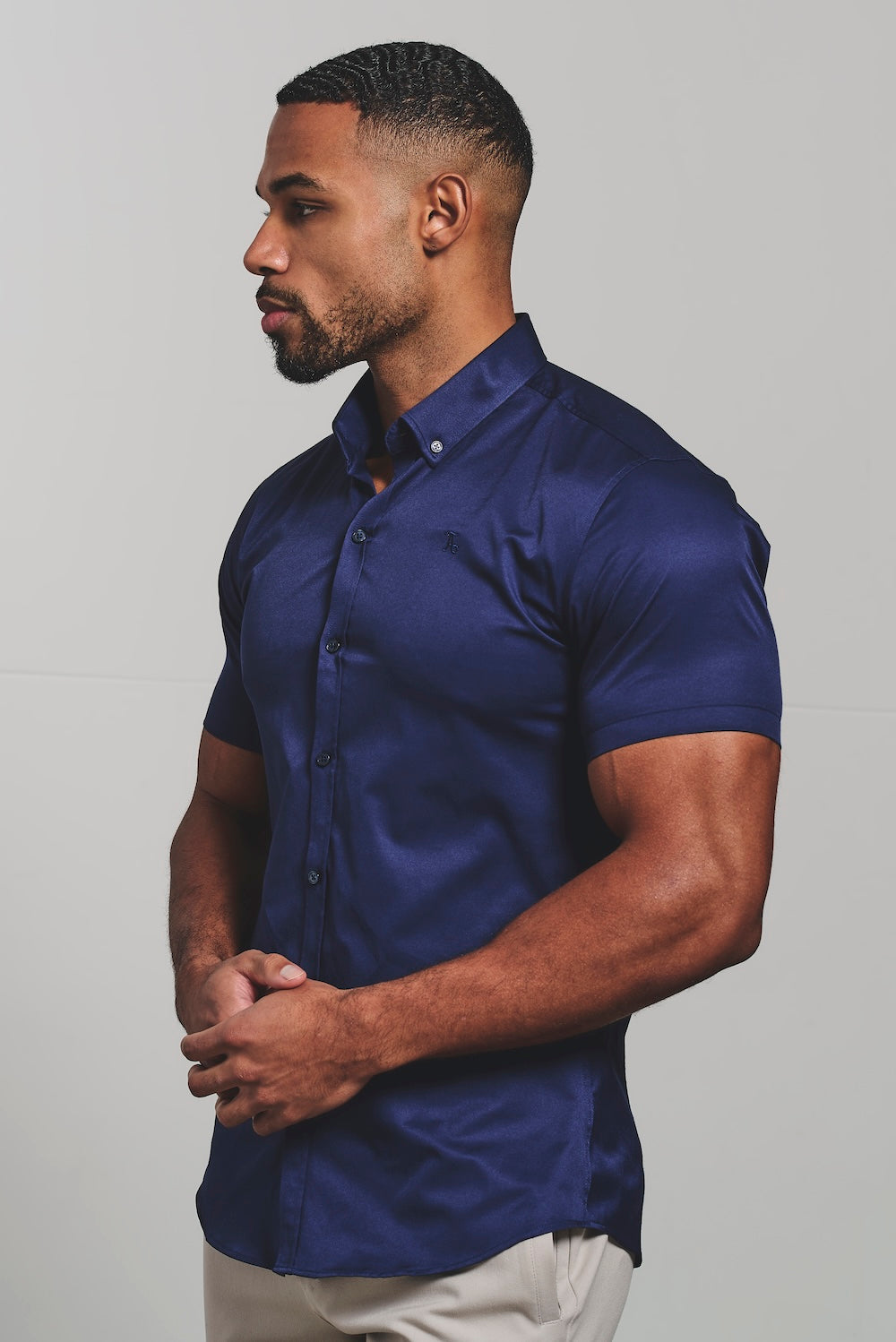 Muscle Fit Short Sleeve Signature Shirt in French Navy