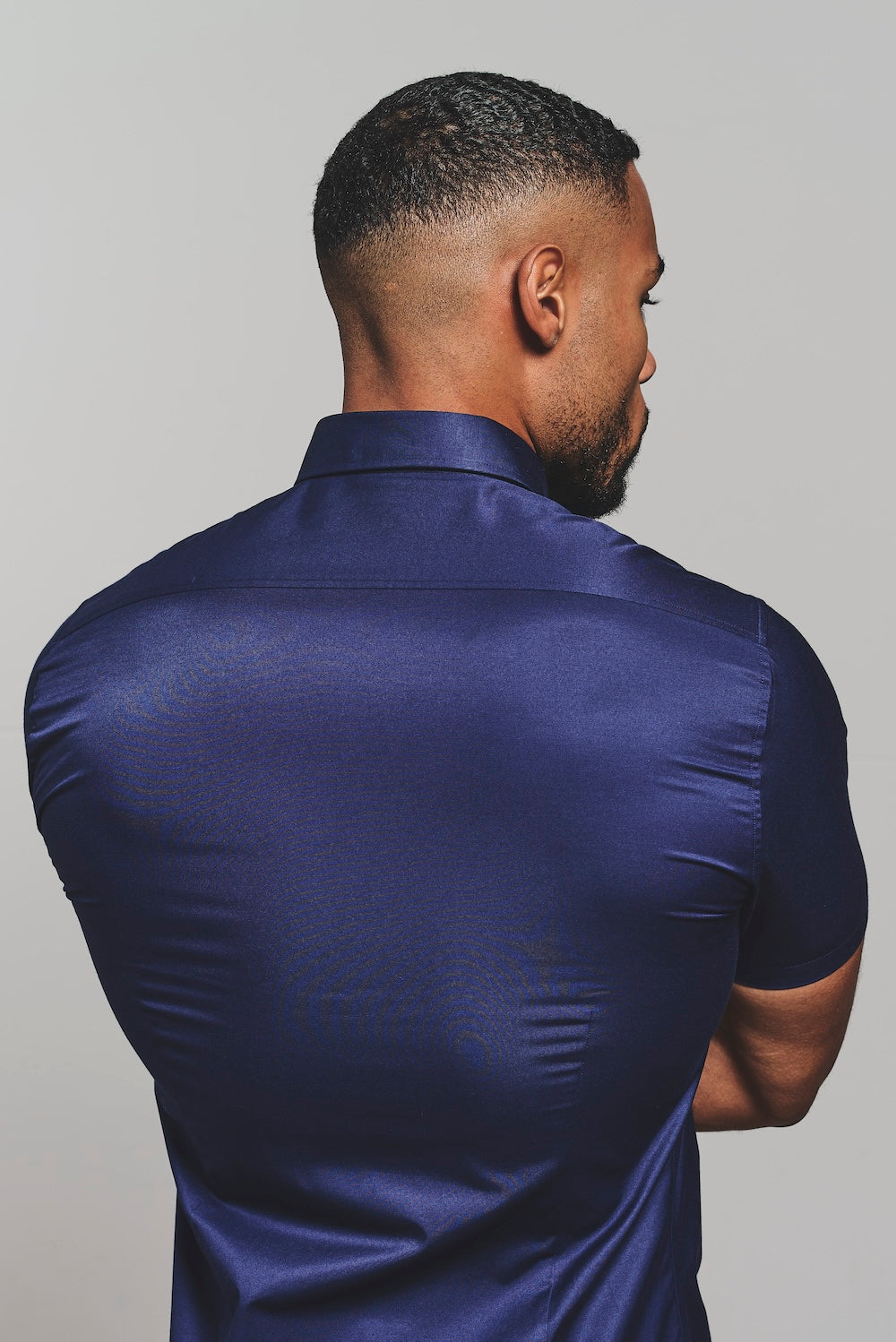 Muscle Fit Short Sleeve Signature Shirt in French Navy