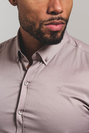 Muscle Fit Short Sleeve Signature Shirt in Truffle