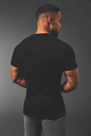 Muscle Fit V-Neck in Black