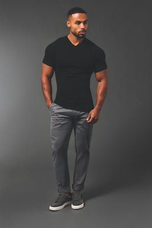 Muscle Fit V-Neck in Black