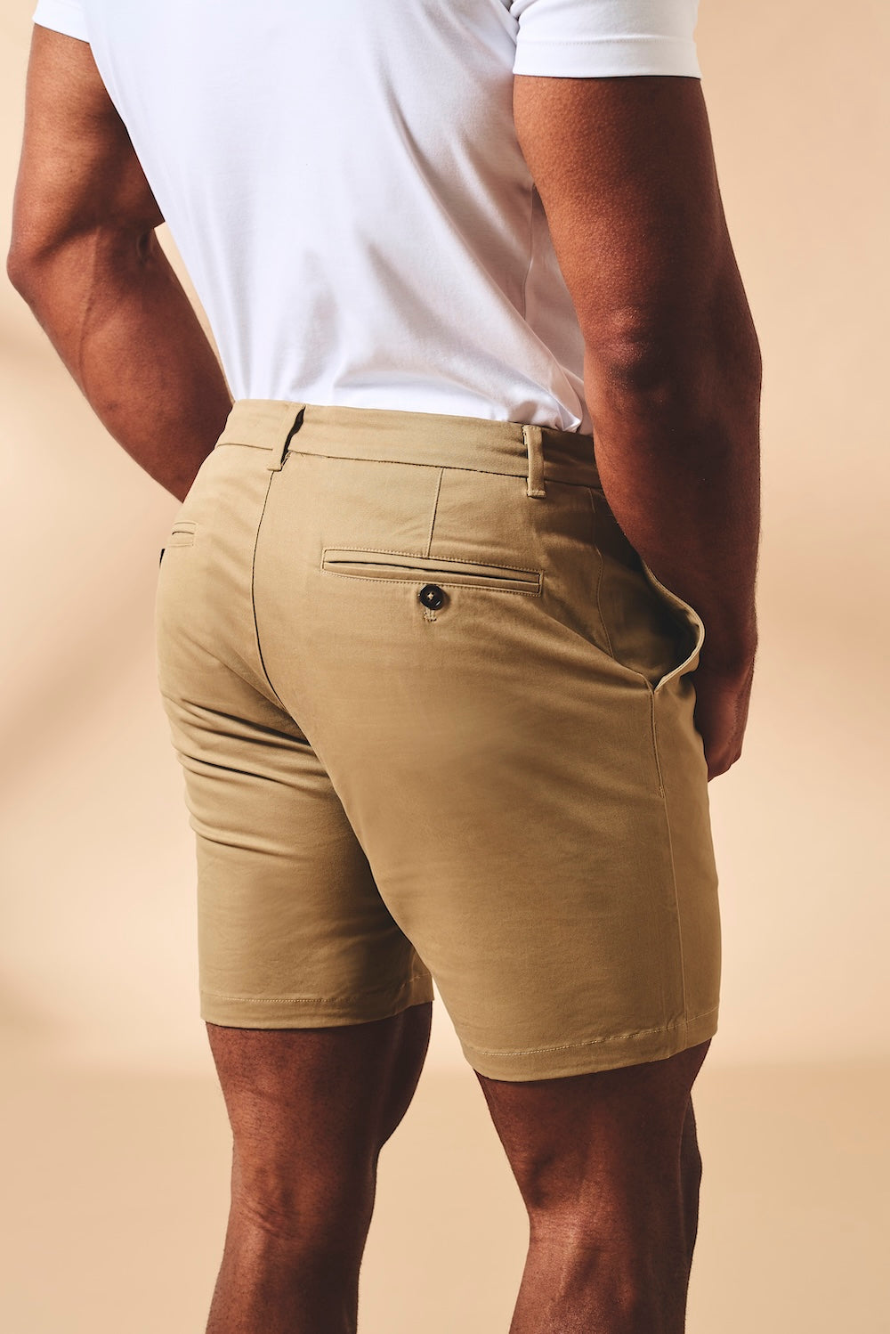 Muscle Fit Chino Shorts in Dark Sand