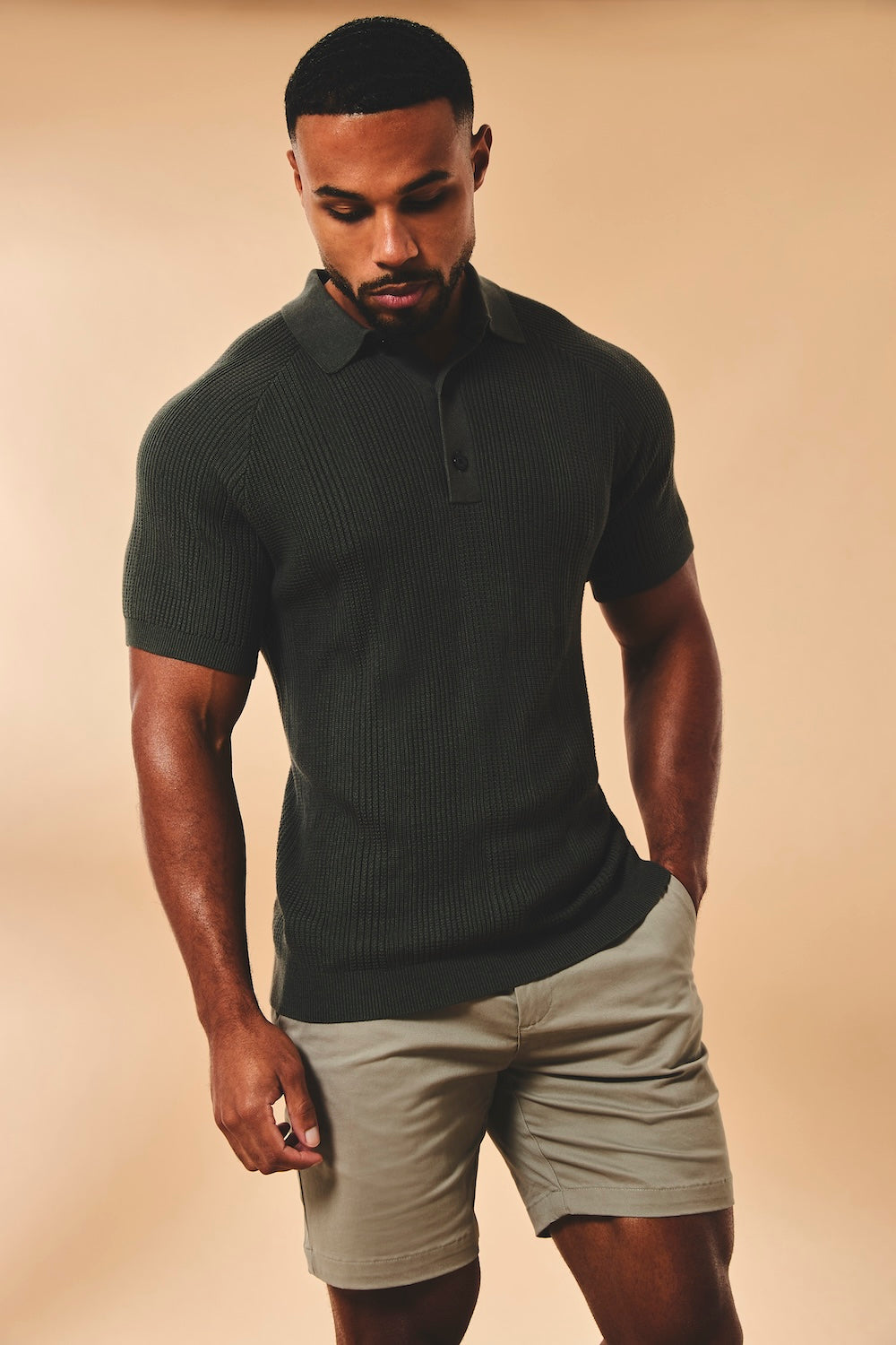 Muscle Fit Chino Shorts in Soft Khaki