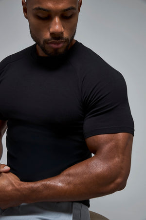 Muscle Fit T-Shirt in Black