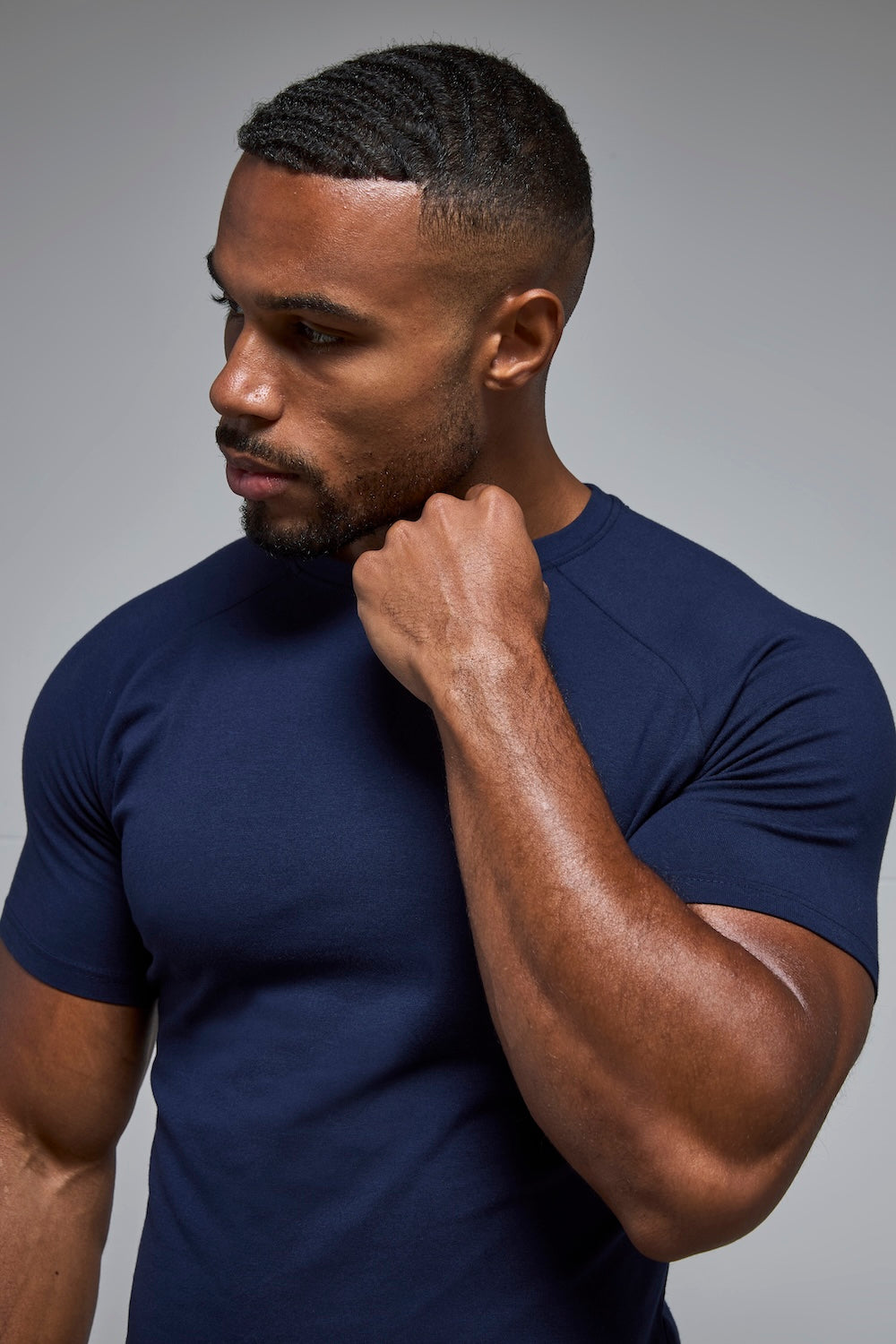 Muscle Fit Crew Neck T-Shirt in Navy