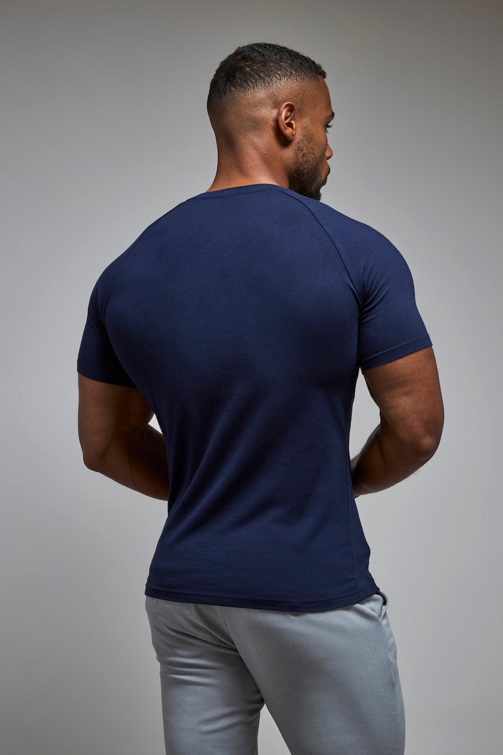 Muscle Fit Crew Neck T-Shirt in Navy