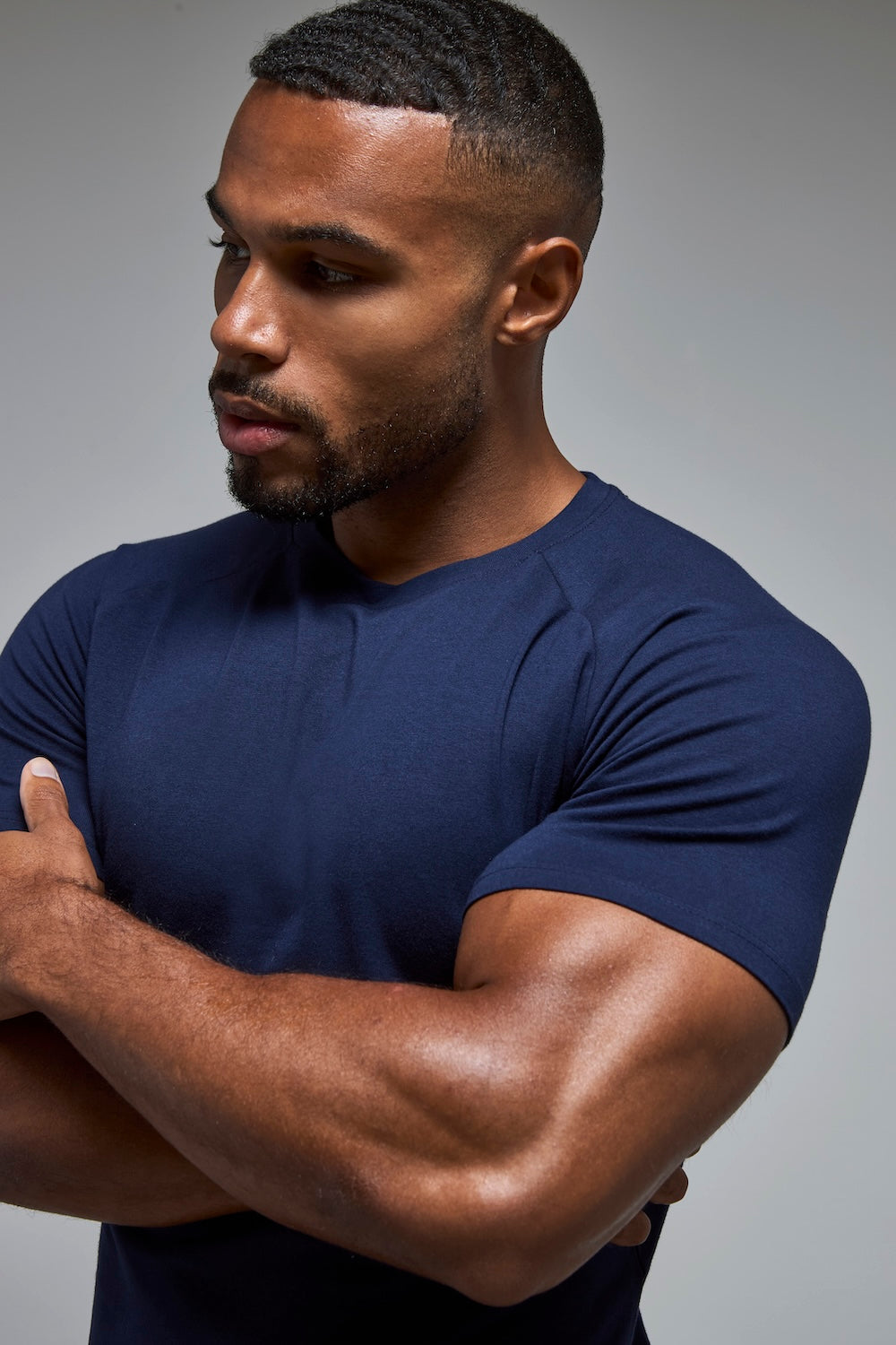 Muscle Fit Crew Neck T-Shirt in Navy