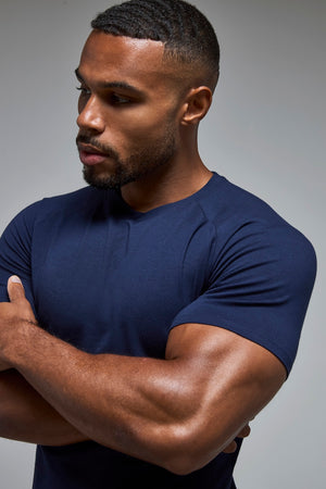 Muscle Fit Crew Neck T-Shirt in Navy