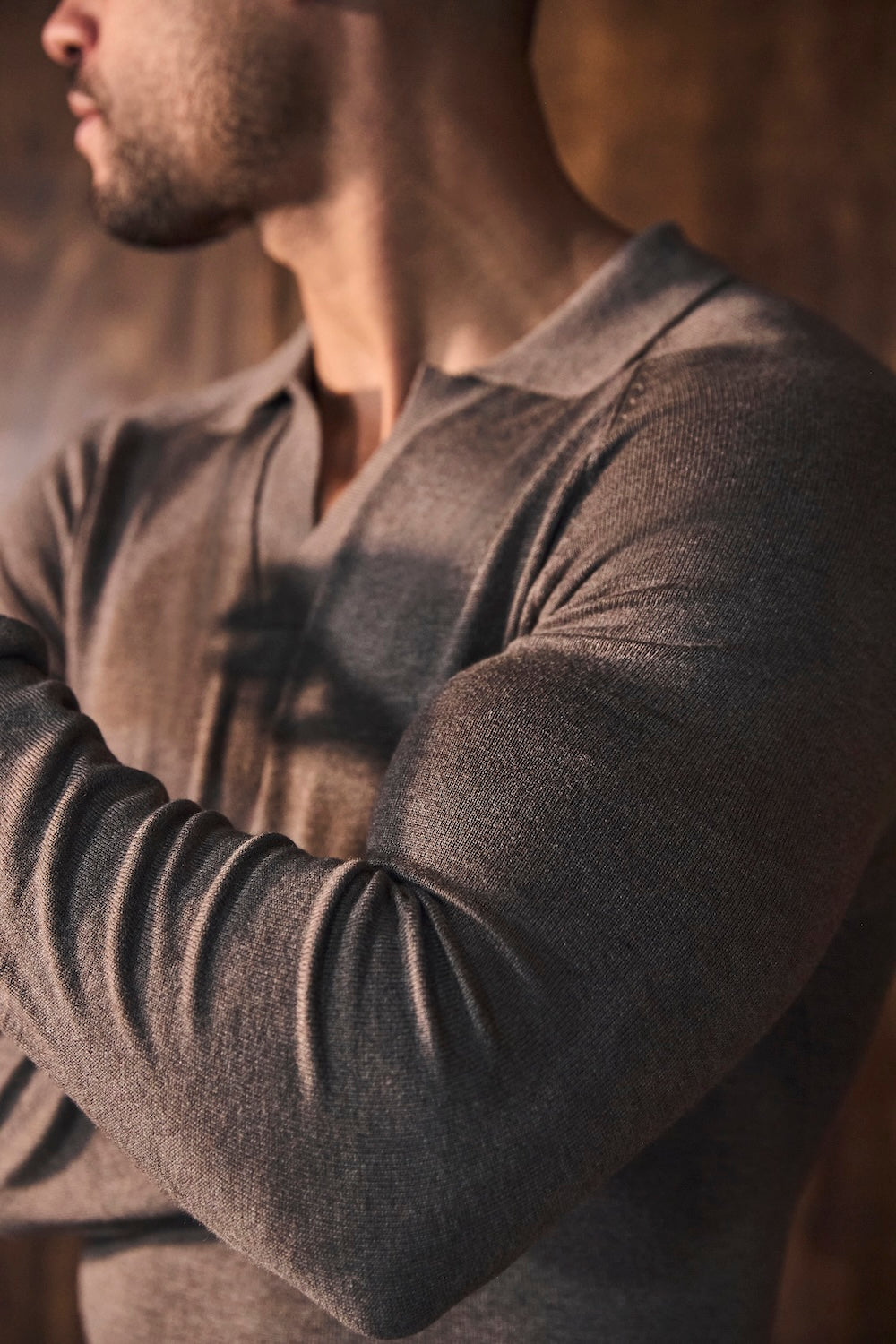 Open Collar Knitted Polo Shirt in Brown Marl