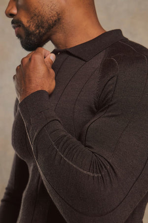 Extra Fine Merino Wool Wide Ribbed Polo Shirt in Bitter Chocolate
