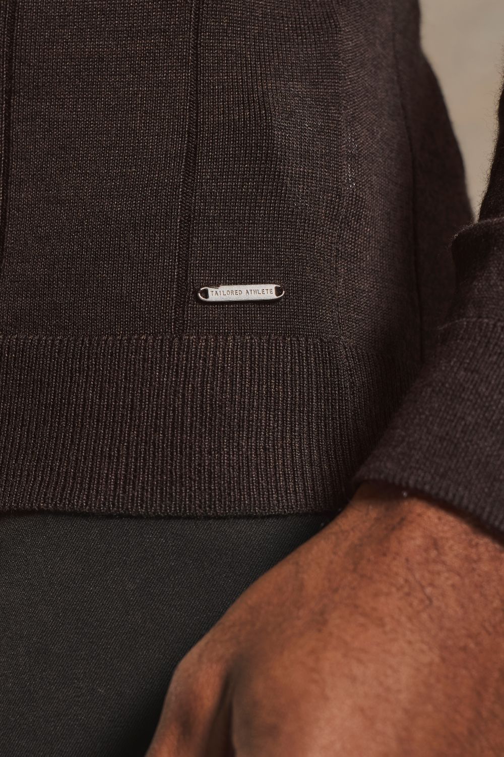 Extra Fine Merino Wool Wide Ribbed Polo Shirt in Bitter Chocolate