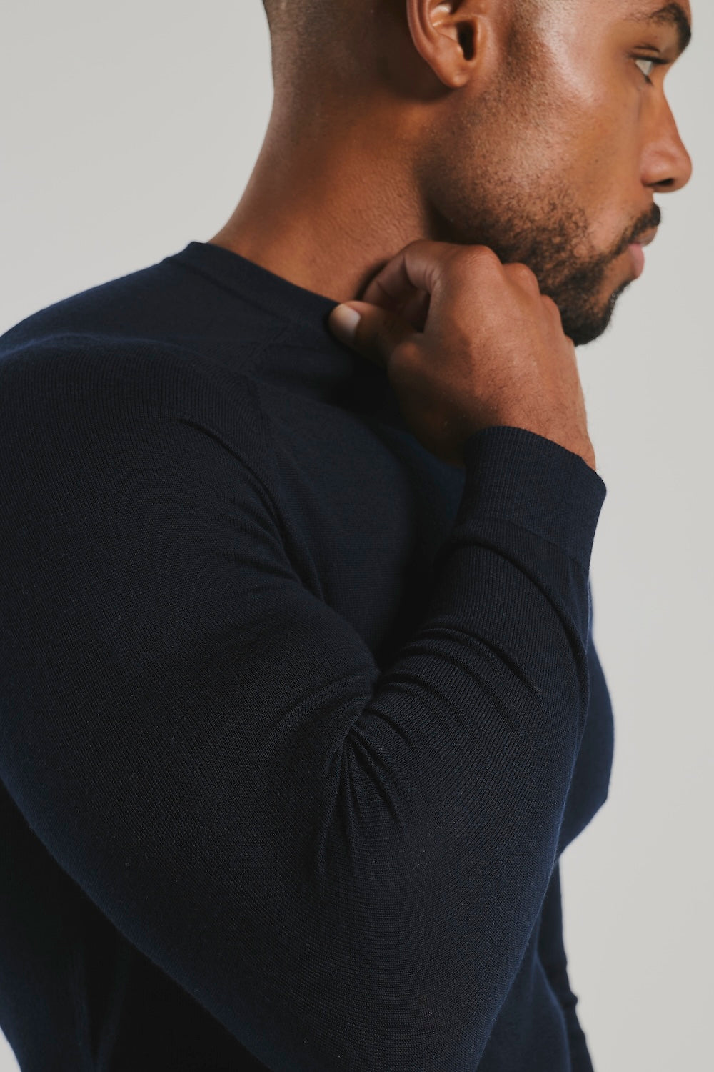 Extra Fine Merino Wool Crew Neck Jumper in Navy