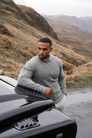 Soft Cable Crew Neck Jumper in Mid Grey