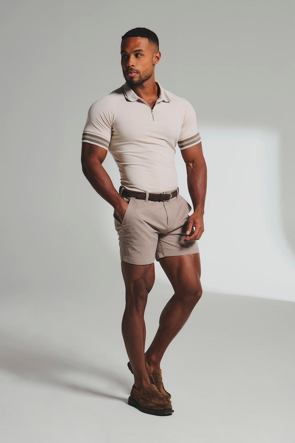 Muscle Fit Chino Shorts - Shorter Length in Mushroom