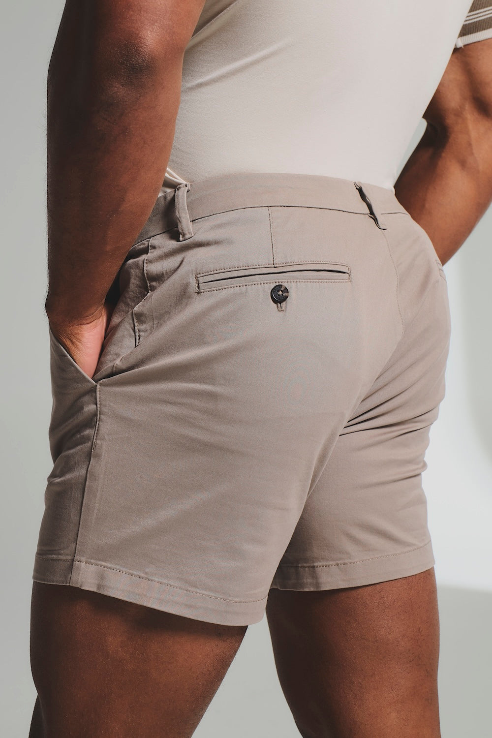Muscle Fit Chino Shorts - Shorter Length in Mushroom