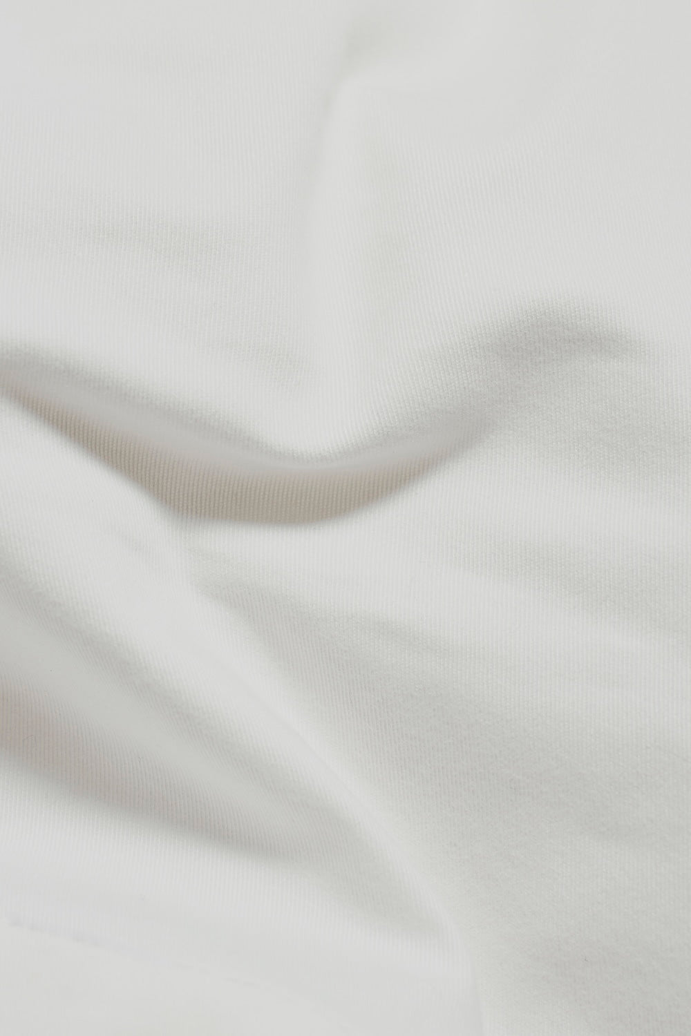 Muscle Fit Chino Shorts - Shorter Length in Chalk