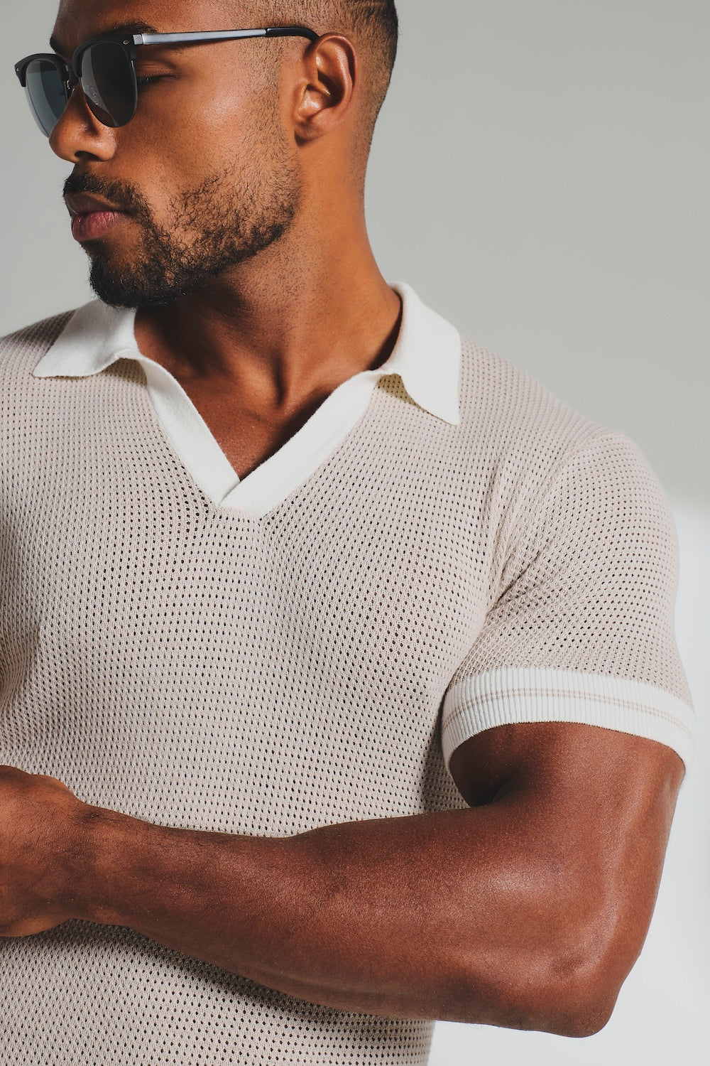 Colour Block Tipped Knitted Open Collar Polo in Neutral