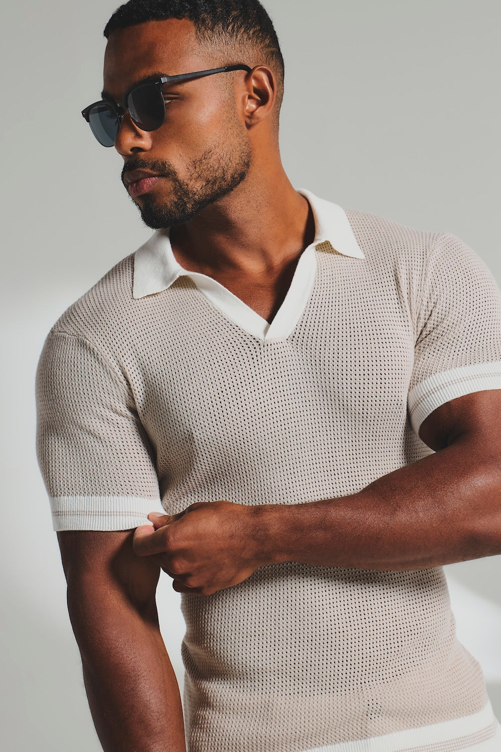Colour Block Tipped Knitted Open Collar Polo in Neutral