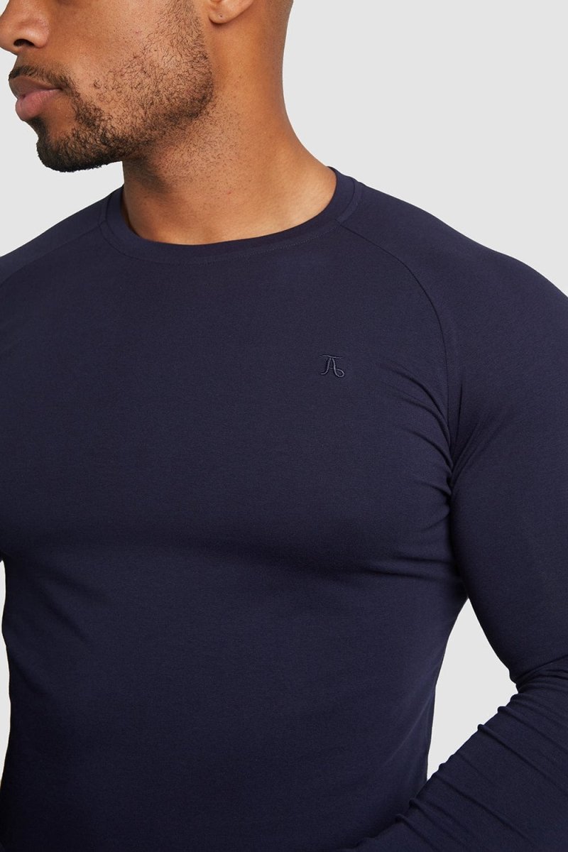 Muscle Fit T-Shirt in Navy - TAILORED ATHLETE - ROW