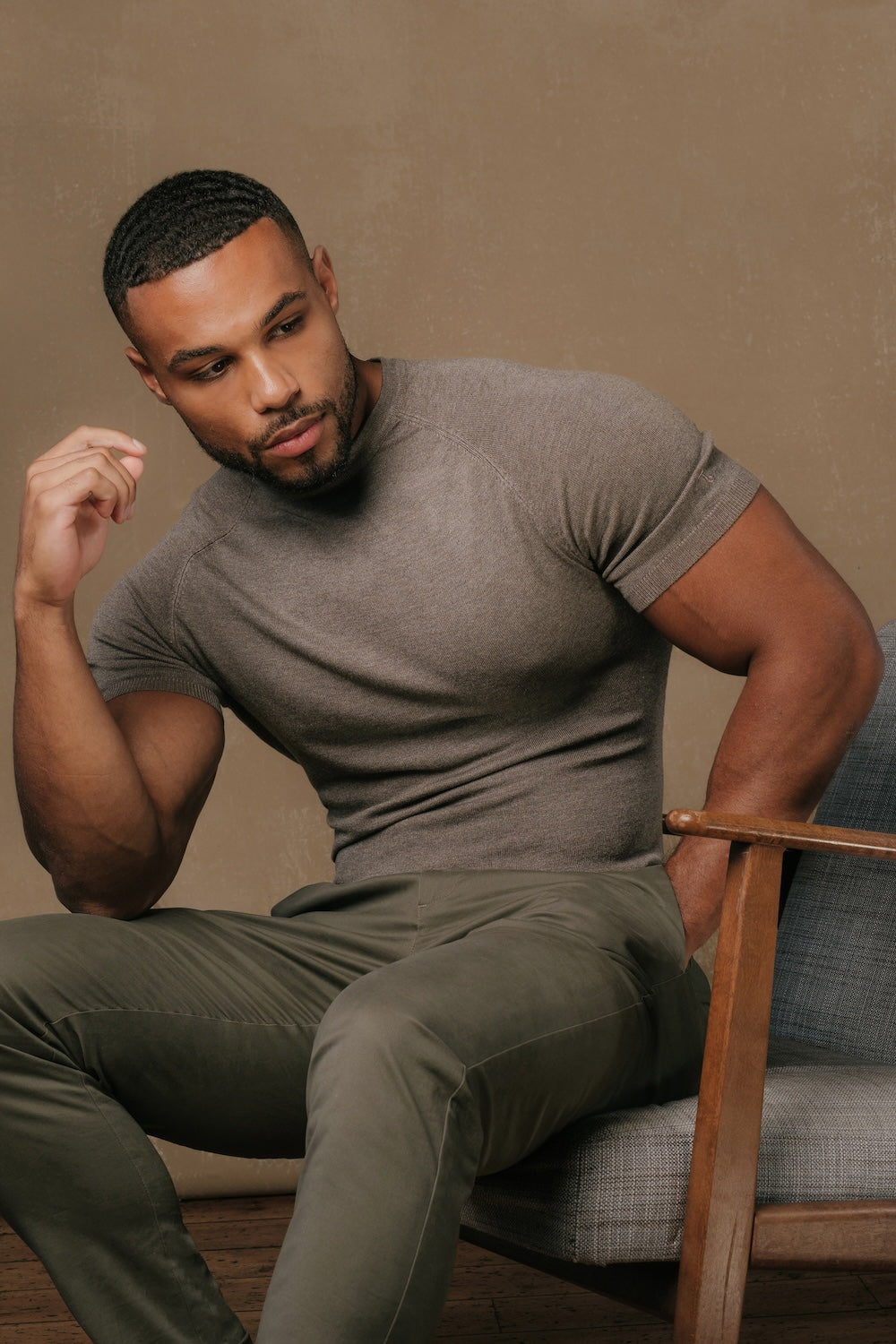 Fine Gauge Knitted T-Shirt in Mocha