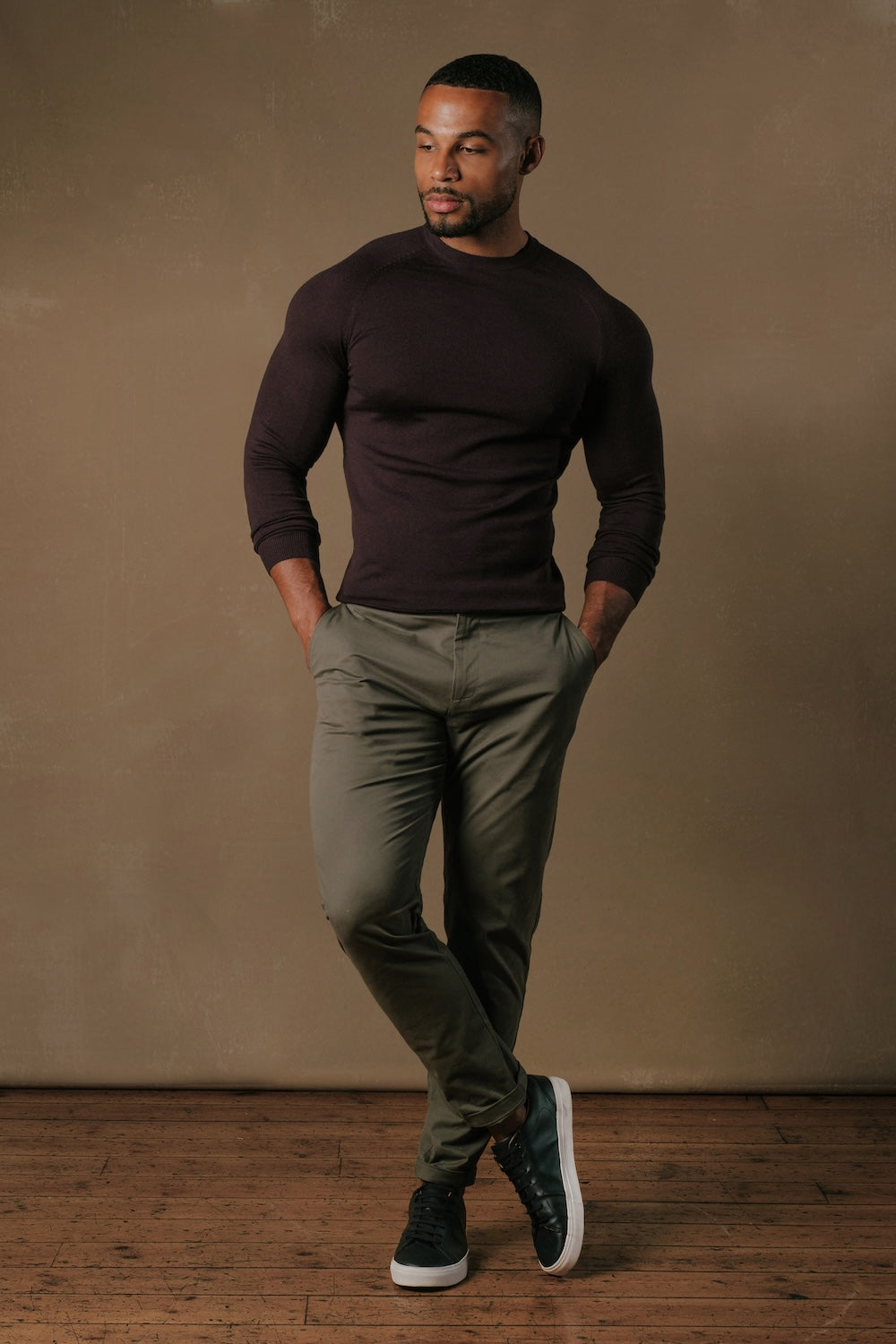 Extra Fine Merino Wool Crew Neck Jumper in Dark Bordeaux