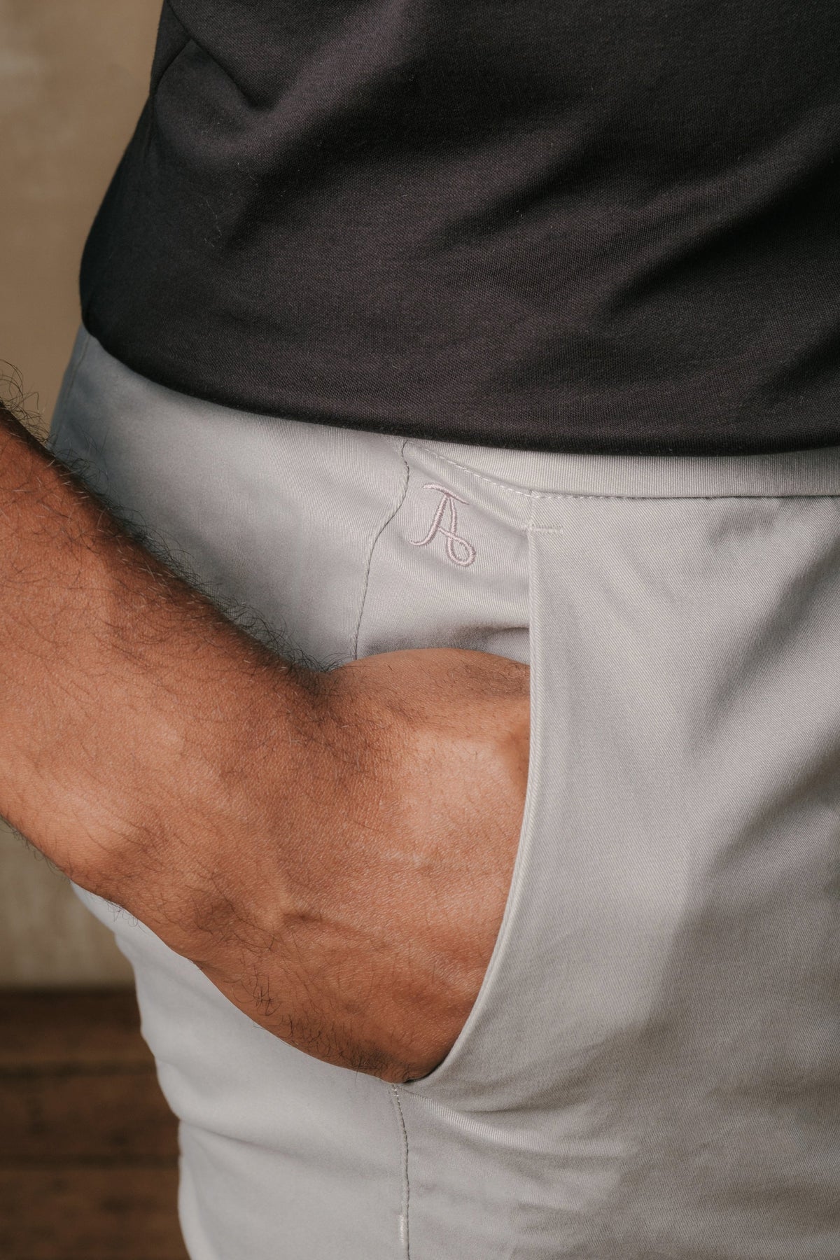 Muscle Fit Cotton Stretch Chino Trouser in Pale Grey