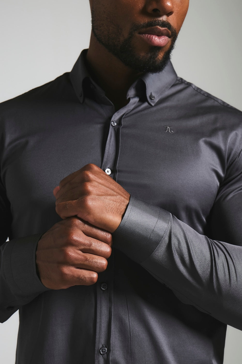 Muscle Fit Signature Shirt 2.0 in Grey