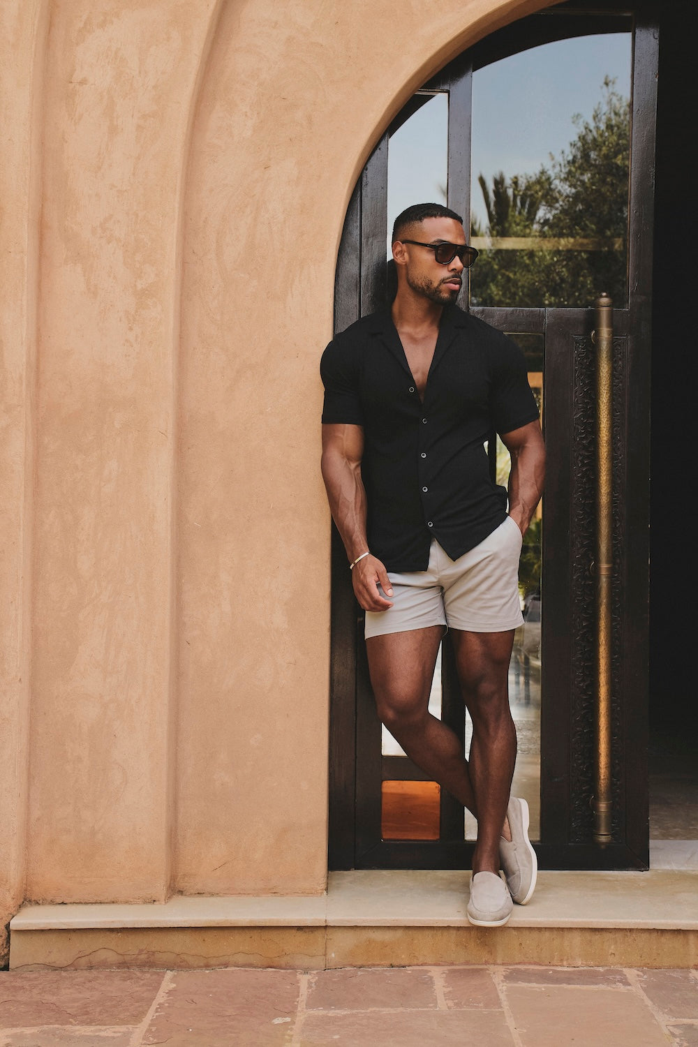 Muscle Fit Stretch Chino Shorts - Shorter Length in Pale Grey
