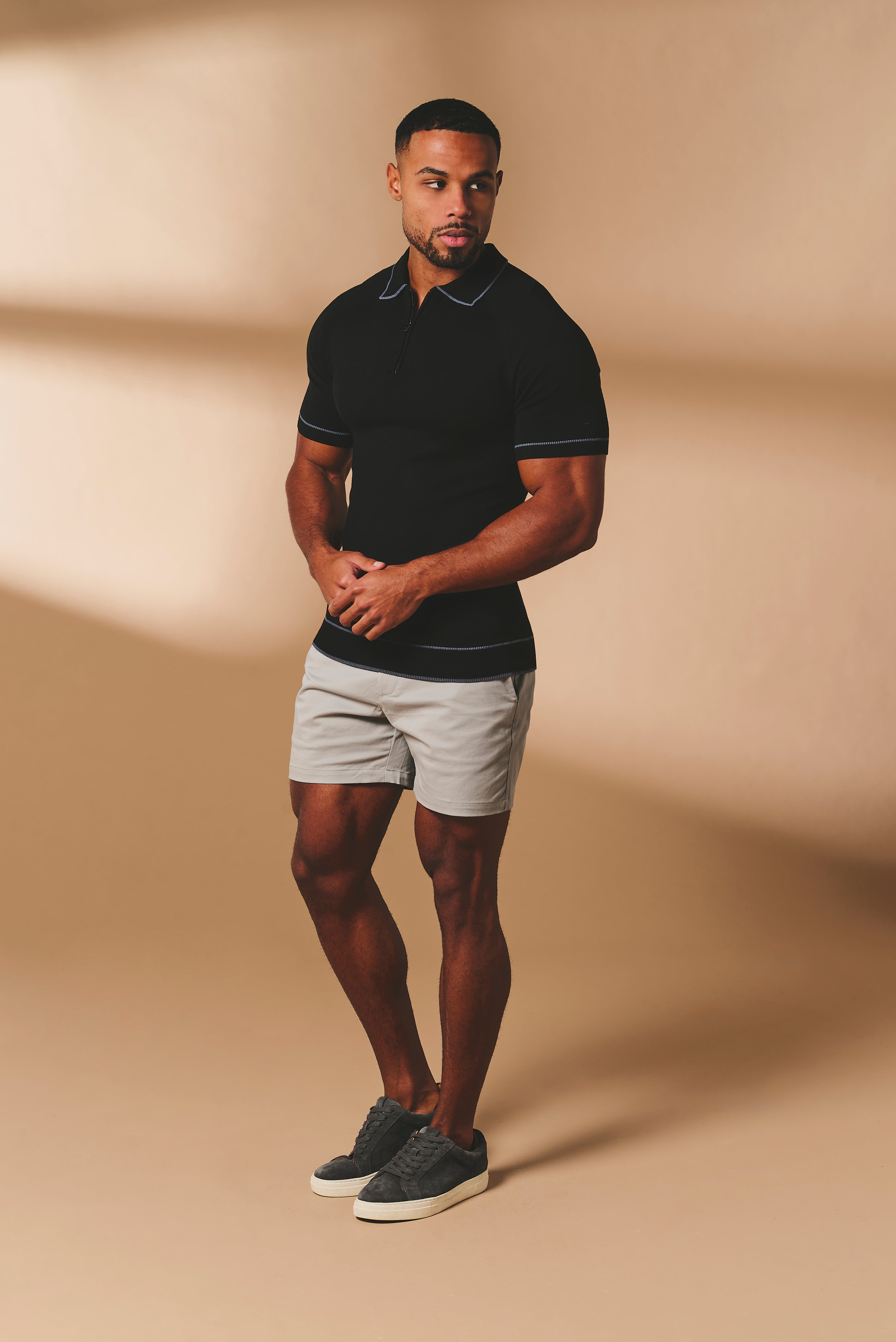 Tipped Knitted Zip Neck Polo Shirt in Black