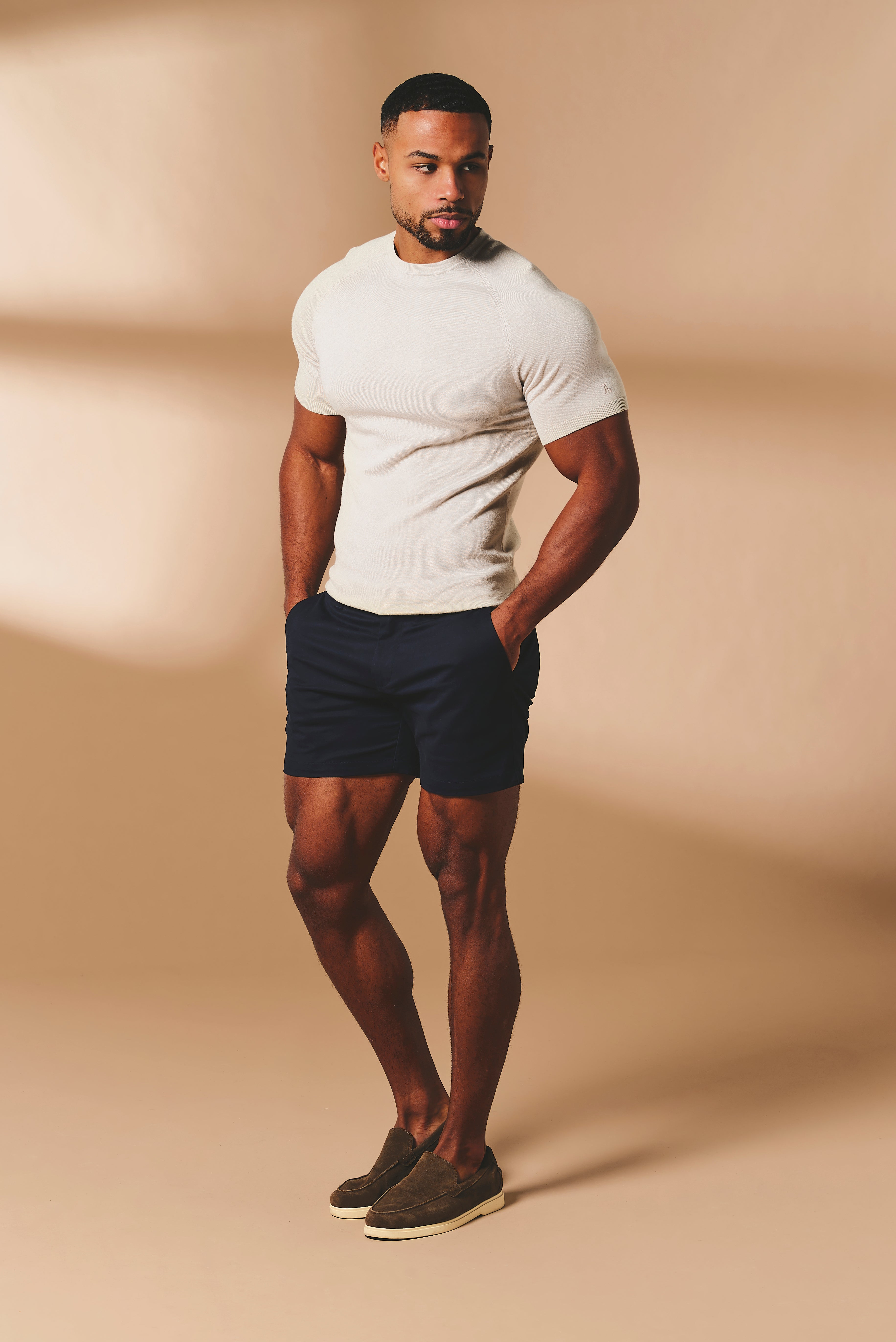 Muscle Fit Stretch Chino Shorts - Shorter Length in Navy