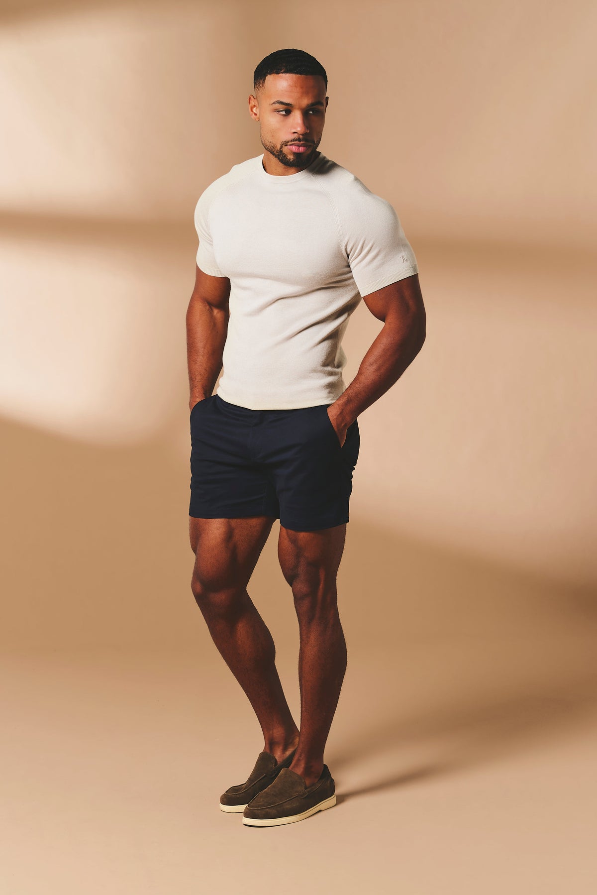 Muscle Fit Stretch Chino Shorts - Shorter Length in Navy