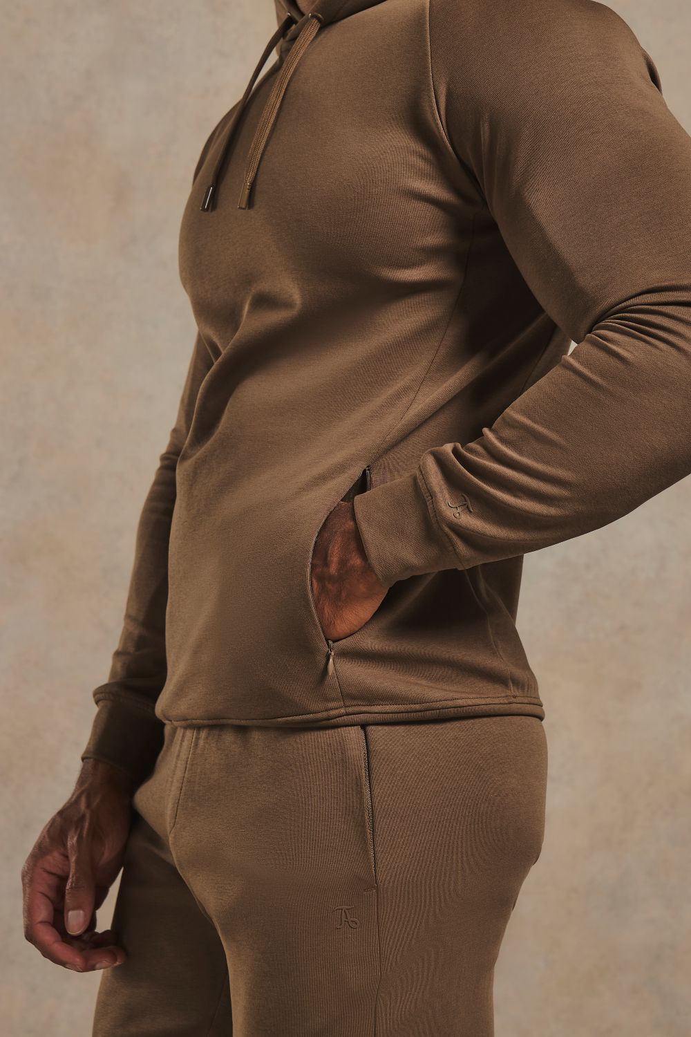 Interlock Hoodie Sweat in Cappuccino