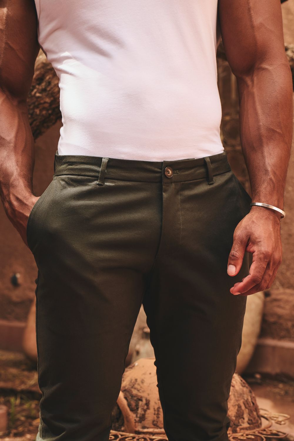 Muscle Fit Cotton Stretch Chino Trouser in Dark Khaki