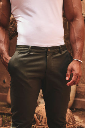 Muscle Fit Cotton Stretch Chino Trouser in Dark Khaki