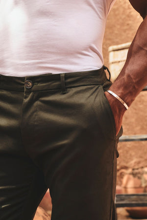 Muscle Fit Cotton Stretch Chino Trouser in Dark Khaki