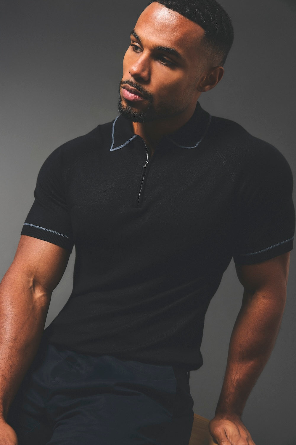 Tipped Knitted Zip Neck Polo Shirt in Black