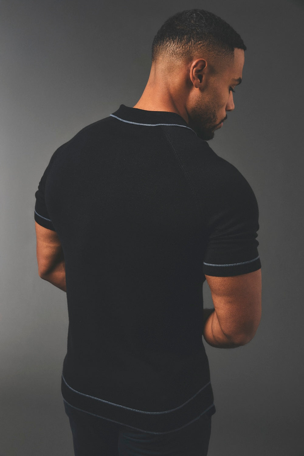 Tipped Knitted Zip Neck Polo Shirt in Black